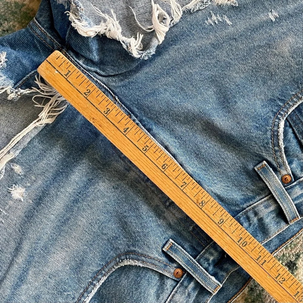 Levi’s 501 Levi Strauss Cut Off Button Fly Blue Jean Denim Shorts Distressed - Picture 14 of 14